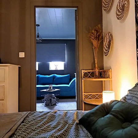 Aux Champs Des Cloches הופליזה